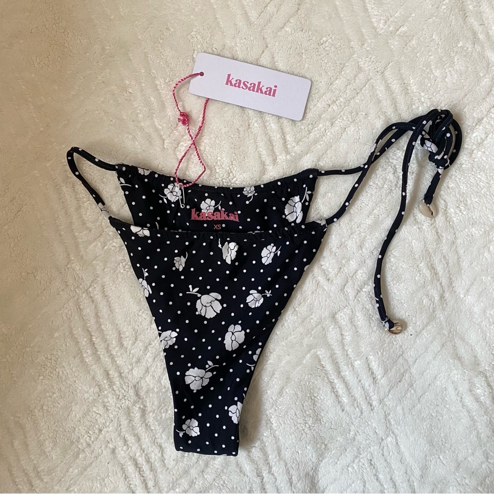 NWT  Kasakai.  Bikini bottom. XS